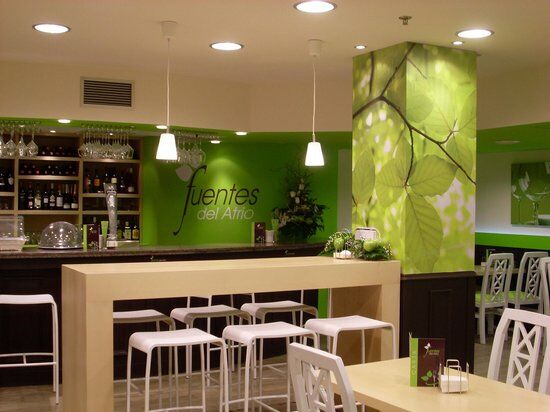 Las Fuentes Del Atrio