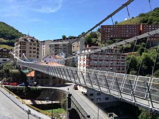 el Puente Colgante Cangas del Narcea