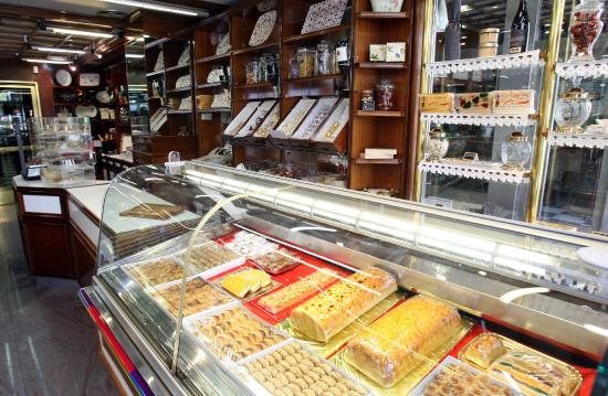 Turrones y Helados Coppelia