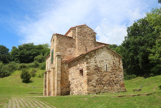Iglesia de San Miguel de Lillo